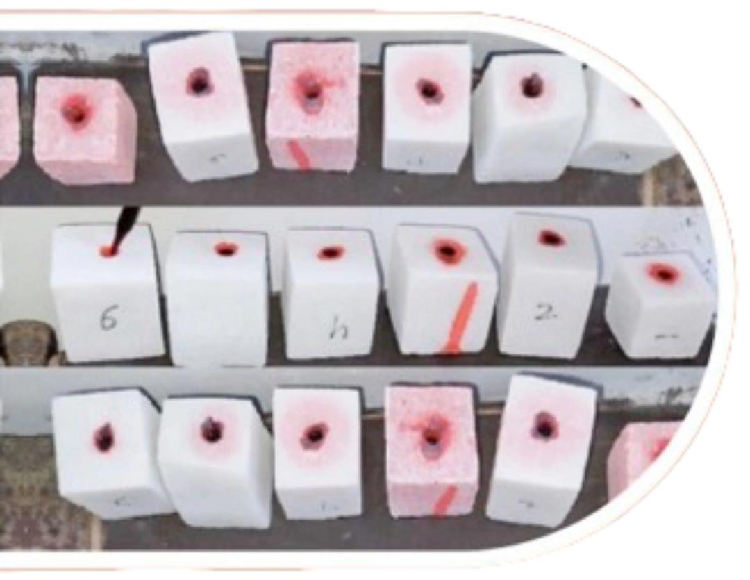 पाषाण के पीस में छोटा होल करके स्टेन डाला जाता है।