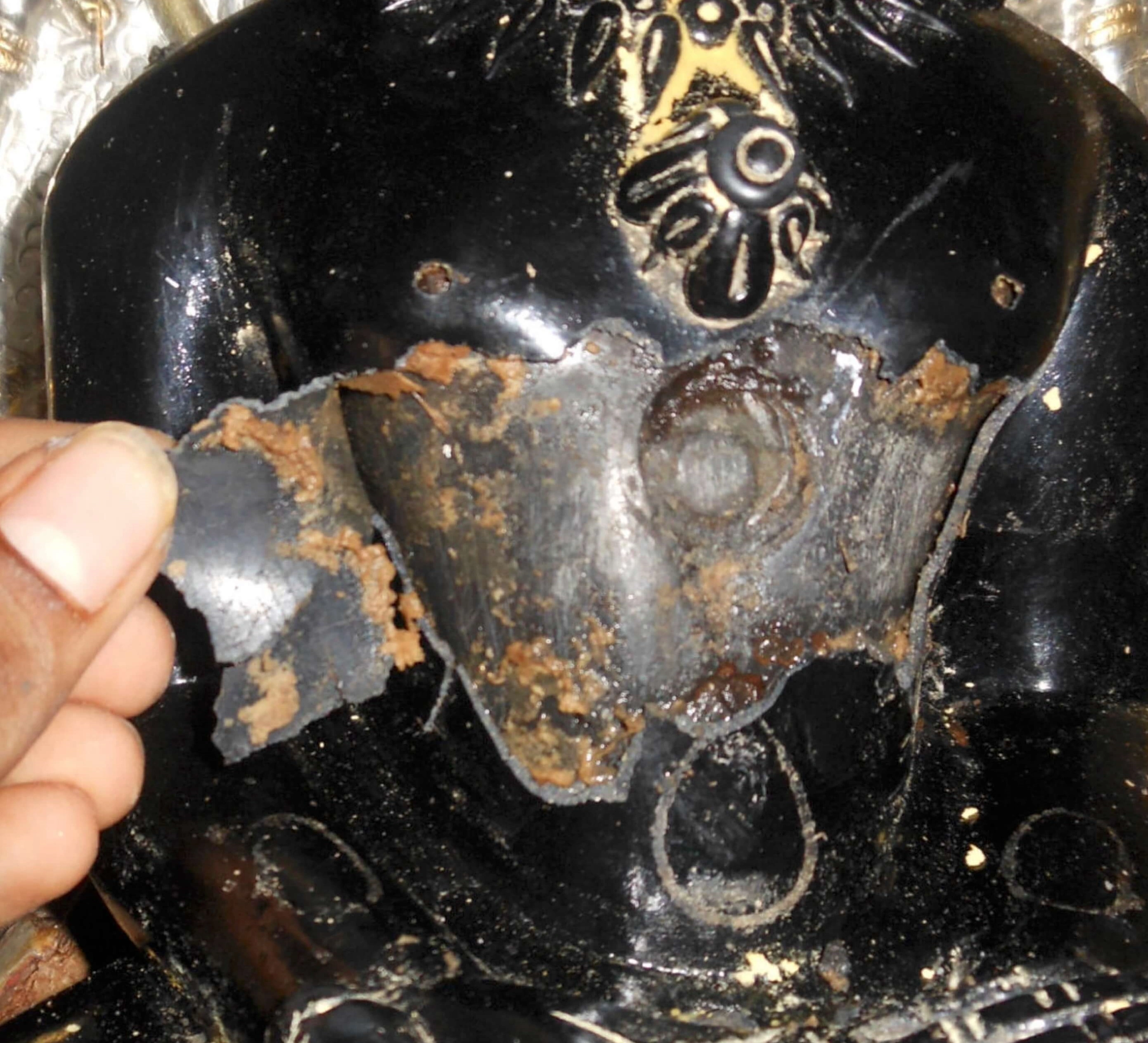 क्षतिग्रस्त प्रतिमा